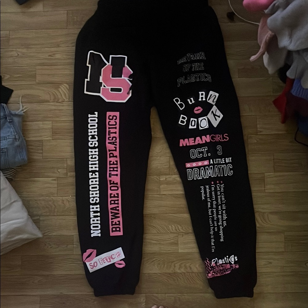 MEAN GIRLS X F21 Black Graphic Sweat Pants
